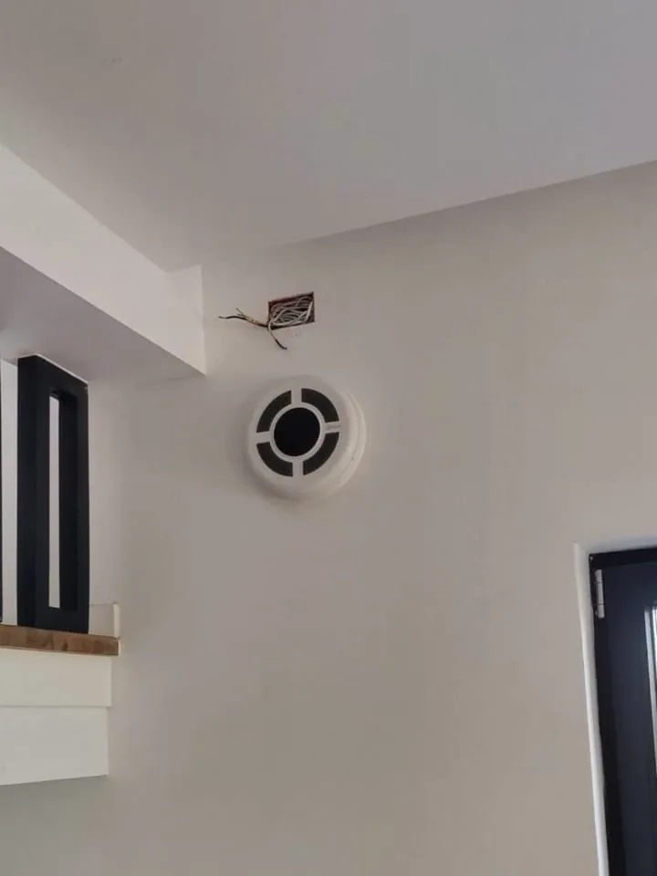 Recuperatorul de căldură Prana 200G Premium Plus montat pe perete, în interior